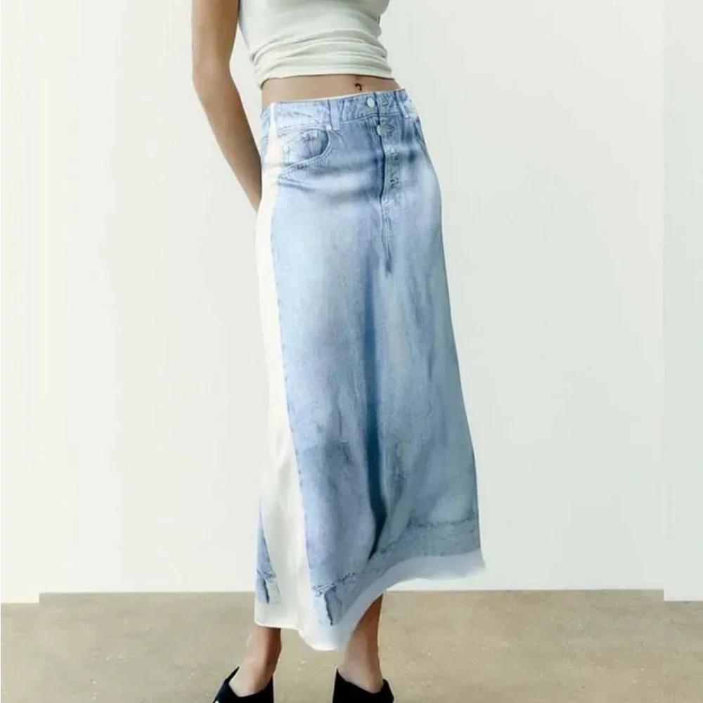 SATIN DENIM PRINT SKIRT |Size XS - Picture 3 of 6